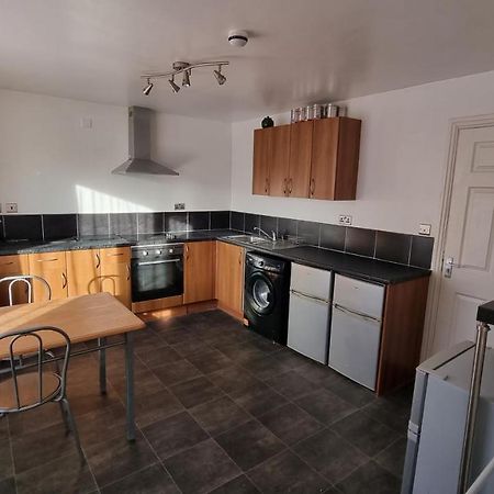En Suite Room With Kitchen Facilities ノッティンガム エクステリア 写真