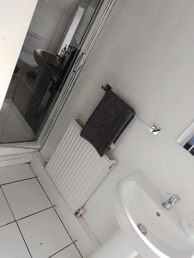 En Suite Room With Kitchen Facilities ノッティンガム エクステリア 写真